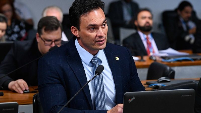 Senador apresentou projeto transforma em crime descumprimento de medida protetiva de emergência expedida por agente policial