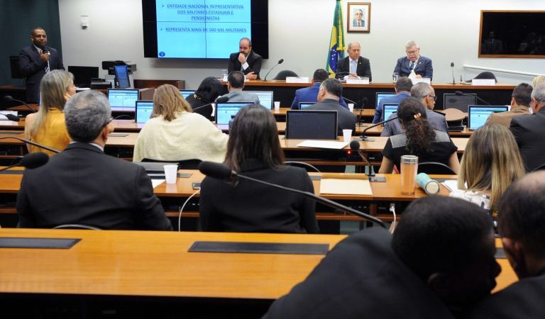 O relator do projeto da previdência dos Militares, deputado Vinícius Carvalho, afirmou que já tem um parecer, mas que só divulga depois dos ajustes