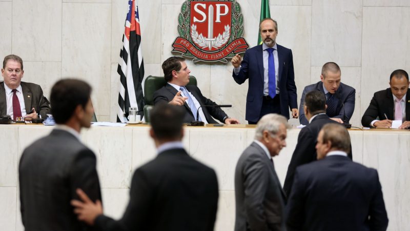 A Assembleia Legislativa de São Paulo aprovou na noite desta terça-feira, 26, projeto de reajuste de 5% no salários dos policiais