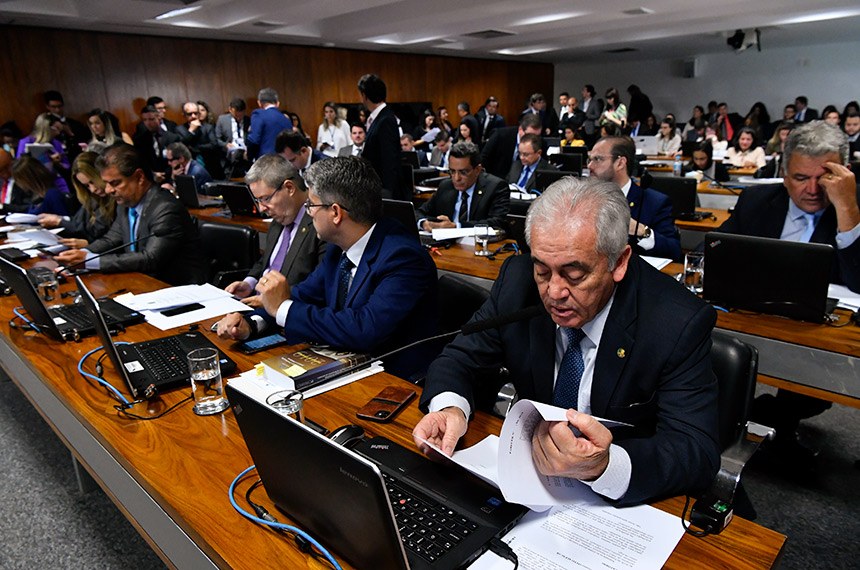 A partir de agora, quem for pego sob efeito de drogas ou álcool e portando arma, terá o armamento apreendido e o porte cassado por 10 anos