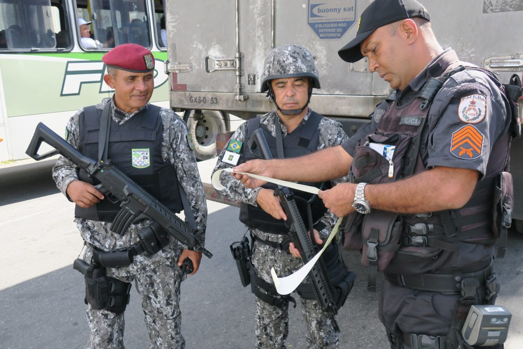 Os policiais do Ceará apresentaram pauta com 18 reivindicações. No entanto, o principal item - anistia para os grevistas - não foi aceito