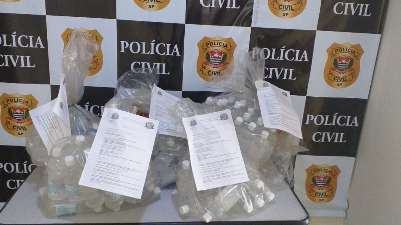 A Polícia Civil apreendeu mais de 100 frascos de álcool gel sem procedência. O número de ocorrências do gênero vem aumentando