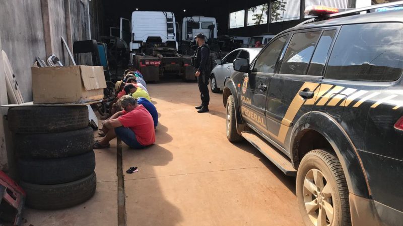 A Polícia Federal deflagrou nesta quarta-feira operação contra quadrilha de roubo e venda de peças de veículos usando notas frias