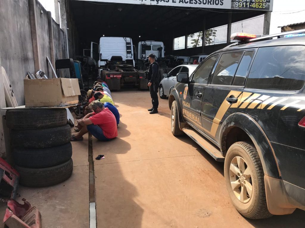 A Polícia Federal deflagrou nesta quarta-feira operação contra quadrilha de roubo e venda de peças de veículos usando notas frias