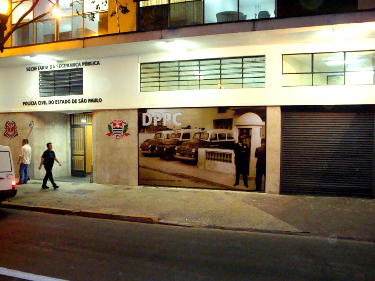 Polícia Civil entrega mais de 900 litros de álcool em gel confiscados em operação contra preços abusivos de insumos contra Covid-19