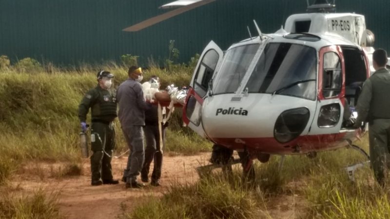 O helicóptero da Polícia Militar, usado em situações de emergência, ajudou a socorrer duas vítimasna cidade de Cotia