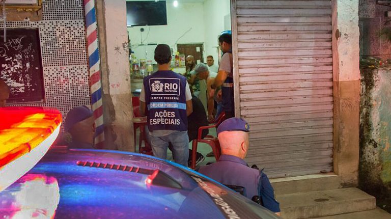 Deputados querem alterar o Código Penal para endurecer penas para descumprimento de leis durante a pandemia