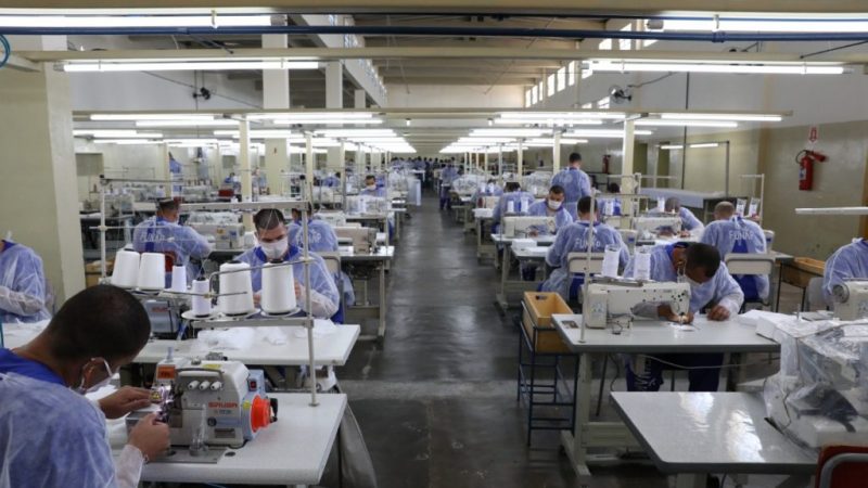 Os presos do sistema prisional de São Paulo vão produzir cerca de 33 mil peças por dia que serão vendidas a preço de custo