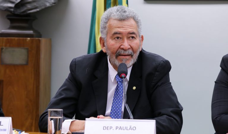 O projeto do deputado Paulão cria regras para a proteção da vida e saúde dos profissionais que estão trabalhando no combate à pandemia