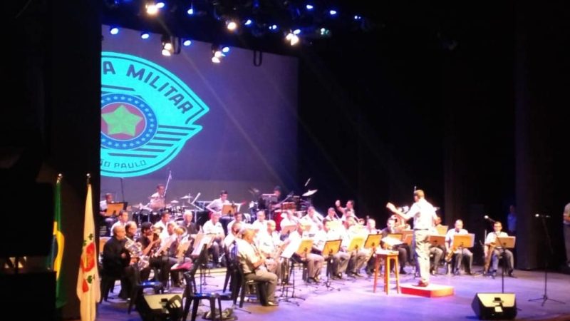 A live da Banda Musical da Polícia Militar visa estimular a doação de cobertores para a campanha Inverno Solidário