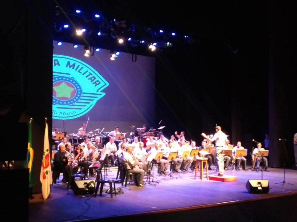A live da Banda Musical da Polícia Militar visa estimular a doação de cobertores para a campanha Inverno Solidário