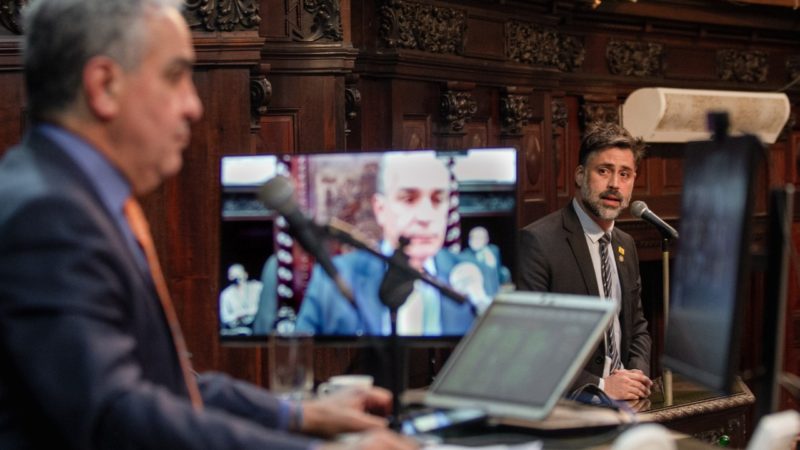 Os deputados favoráveis à instalação da fábrica de armas de fogo foram derrotados por 34 votos contrários ao projeto