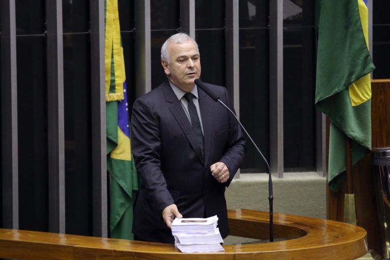 Deputado quer punição para quem der carteirada nos termos da lei de abuso de autoridade, sob pena de prisão