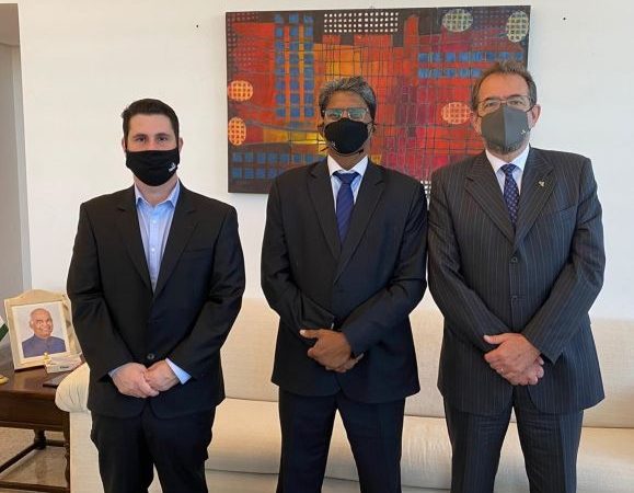 Novo embaixador indiano recebeu CEO da empresa que neste ano fechou negócio para fabricação de armas no país
