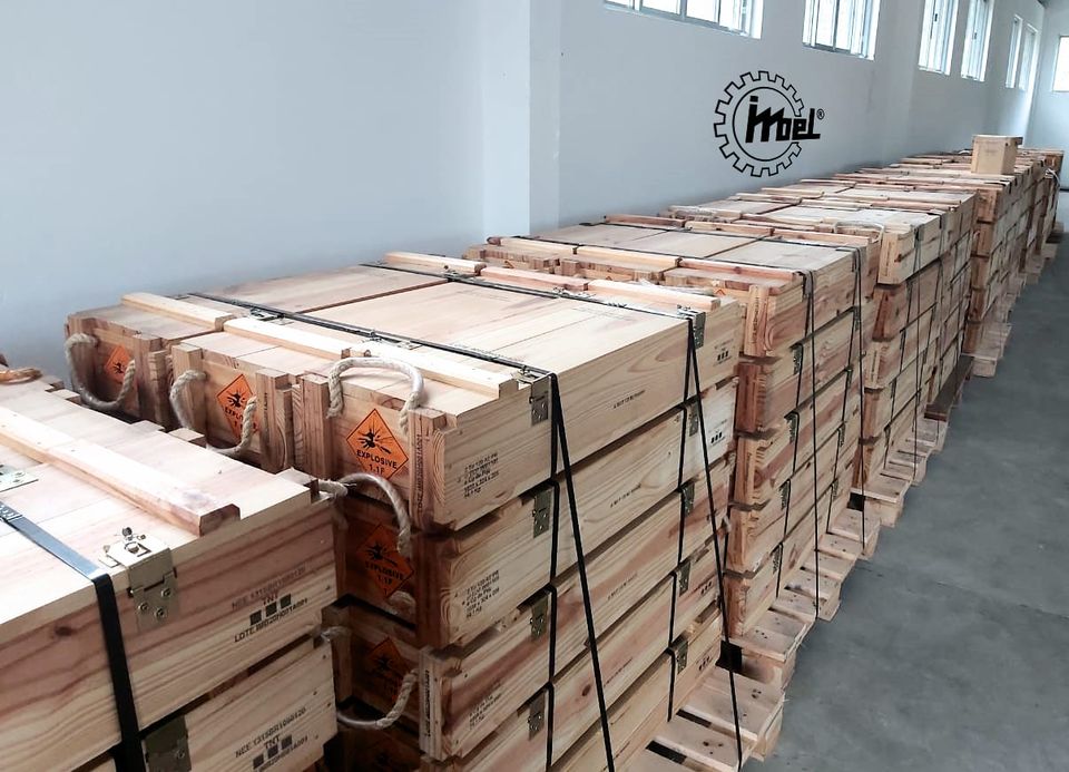A unidade de Juiz de Fora da Imbel, empresa governamental de material bélico, entregou 11 toneladas de munição para o Exército