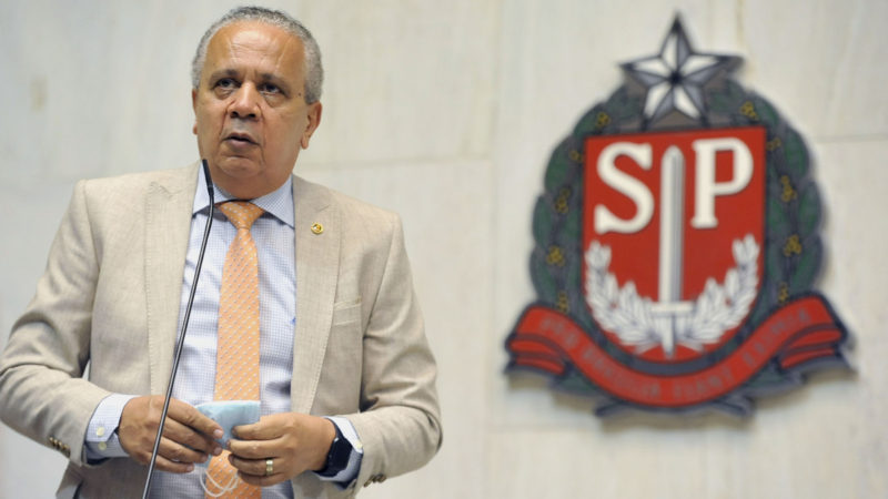 Deputado indicou ao governador a inclusão dos policiais civis, militares, guardas e professores nos grupos prioritários da vacinação