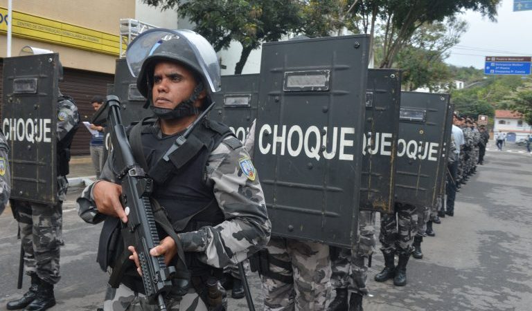 Os projetos que mexem com a contribuição previdenciária dos militares serão analisados pelas comissões da Câmara dos Deputados