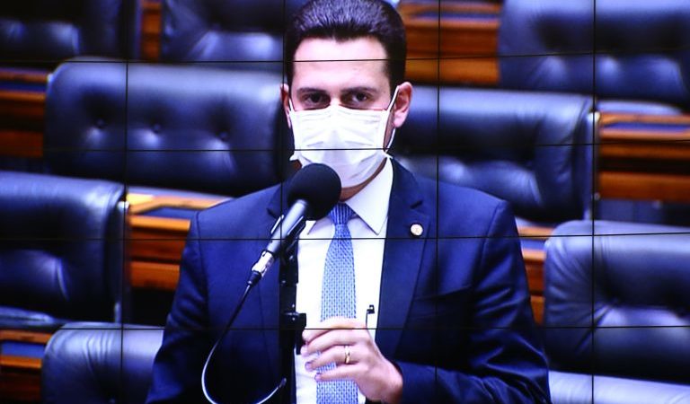 Conforme o texto, também será exigido o cadastro da arma portada, caso contrário haverá apreensão