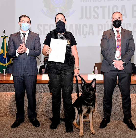 O MJSP formou 18 policiais civis e militares, dos estados do Acre, Paraná, Rio Grande do Sul e Santa Catarina