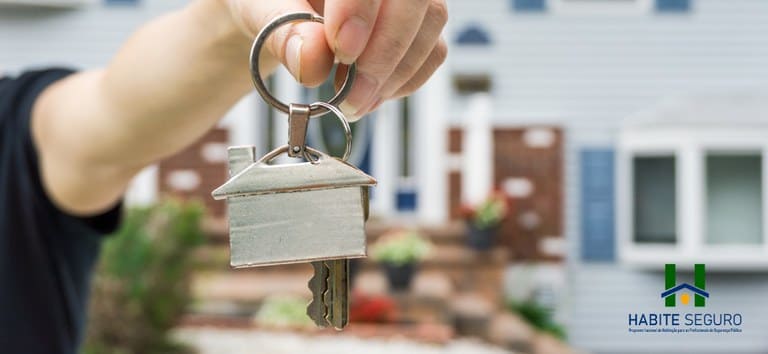 O Habite Seguro, lançado pelo Governo Federal em setembro de 2021, garante a utilização de recursos do Fundo Nacional de Segurança Pública (FNSP) para subsidiar a aquisição da casa própria