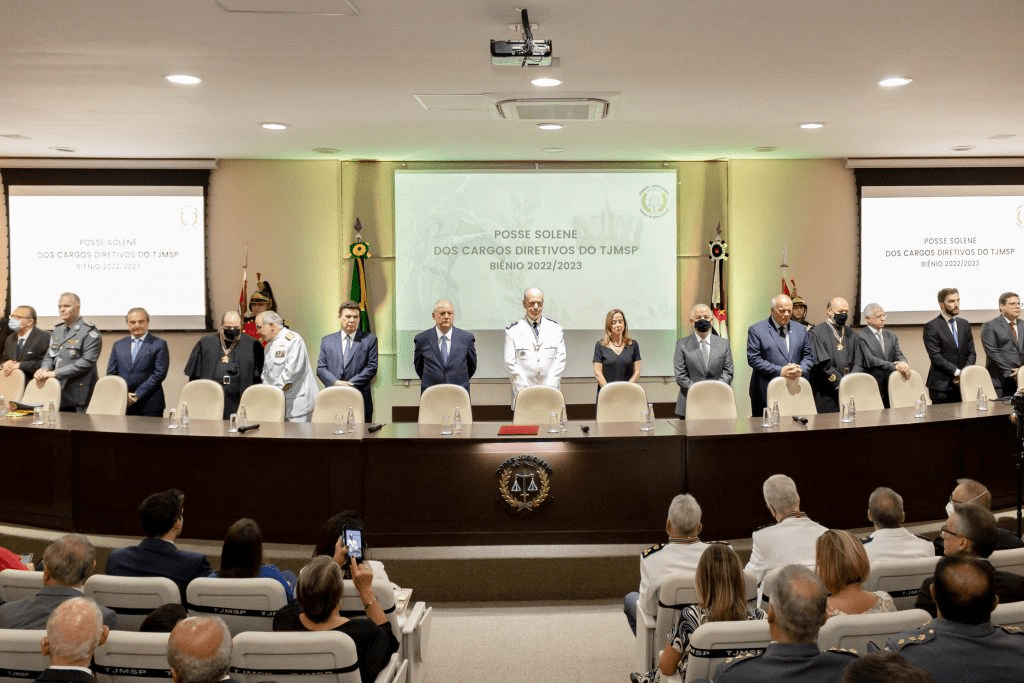 O corpo diretivo do Tribunal de Justiça Militar do Estado de São Paulo para o biênio 2022-2023 foi empossado na sexta-feira (25).