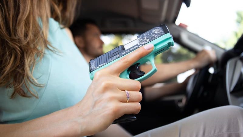 Em homenagem ao Dia Internacional da Mulher, a Taurus lança no Brasil a pistola G3C T.O.R.O. (Taurus Optic Ready Option) Strong Women